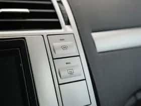 Ford C-Max (2010) thumbnail 24