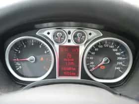 Ford C-Max (2010) thumbnail 10