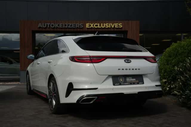 Kia Proceed (2019) thumbnail 3