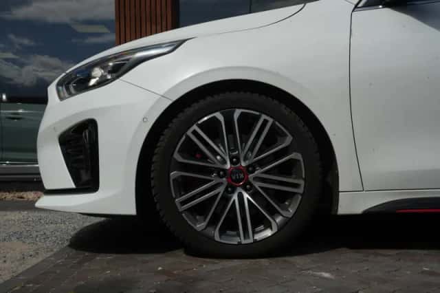 Kia Proceed (2019) thumbnail 4
