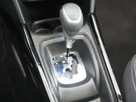 Peugeot 2008 (2017) thumbnail 24