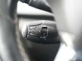 Peugeot 2008 (2017) thumbnail 30