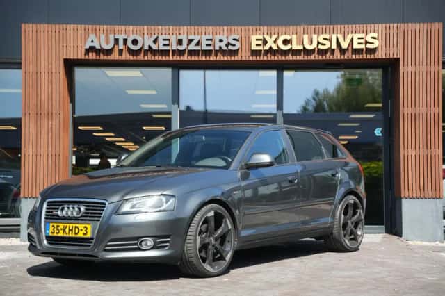 Audi A3 (2009) thumbnail 3