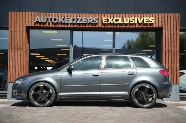 Audi A3 (2009) thumbnail 4