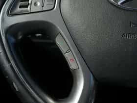 Hyundai ix35 (2011) thumbnail 23
