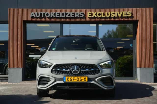 Mercedes-Benz GLA (2025) thumbnail 3