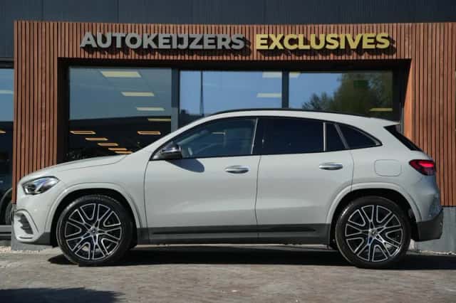 Mercedes-Benz GLA (2025) thumbnail 5