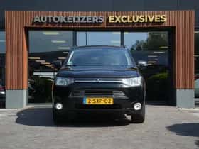 Mitsubishi Outlander (2013) thumbnail 2