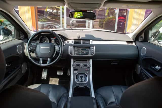 Land Rover Range Rover Evoque (2015) thumbnail 2