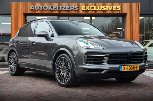 Porsche Cayenne (2018) thumbnail 1