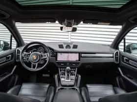 Porsche Cayenne (2018) thumbnail 2