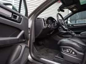 Porsche Cayenne (2018) thumbnail 14