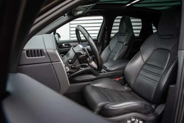 Porsche Cayenne (2018) thumbnail 4