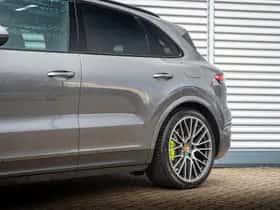 Porsche Cayenne (2018) thumbnail 37