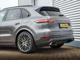 Porsche Cayenne (2018) thumbnail 38