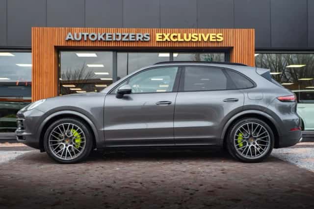 Porsche Cayenne (2018) thumbnail 5