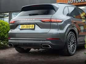 Porsche Cayenne (2018) thumbnail 10