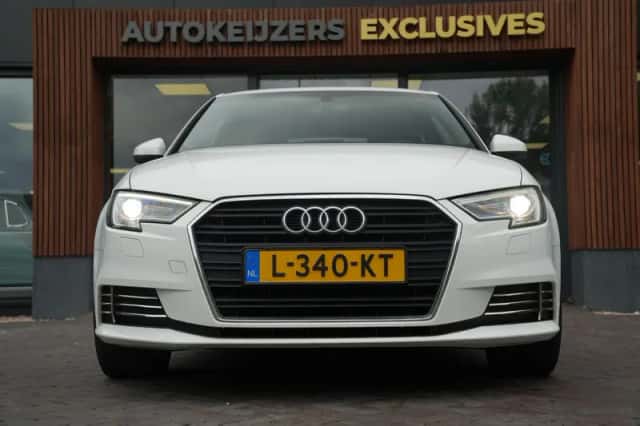 Audi A3 (2017) thumbnail 3
