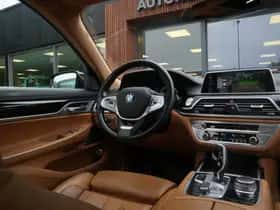 BMW 7-Serie (2016) thumbnail 2