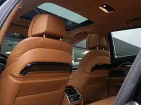 BMW 7-Serie (2016) thumbnail 23