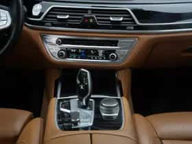 BMW 7-Serie (2016) thumbnail 25