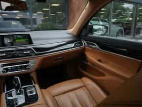 BMW 7-Serie (2016) thumbnail 26