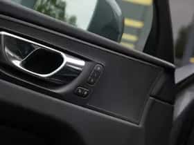 Volvo XC60 (2019) thumbnail 16