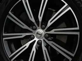 Volvo XC60 (2019) thumbnail 8