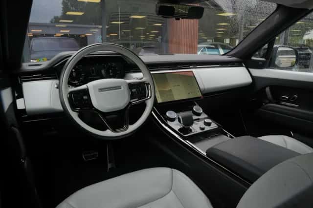 Land Rover Range Rover Sport (2023) thumbnail 2