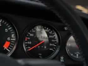 Porsche 911 (1983) thumbnail 23