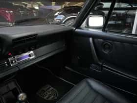 Porsche 911 (1983) thumbnail 30
