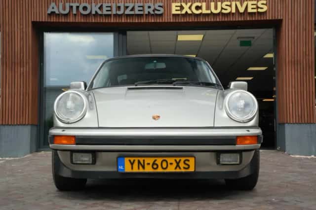 Porsche 911 (1983) thumbnail 4