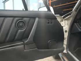 Porsche 911 (1983) thumbnail 36