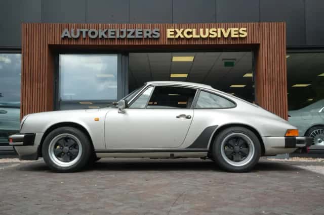 Porsche 911 (1983) thumbnail 6