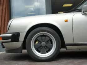 Porsche 911 (1983) thumbnail 7