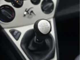 Ford Ka (2012) thumbnail 21