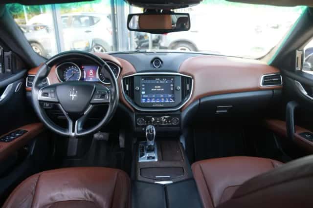Maserati Ghibli (2014) thumbnail 2