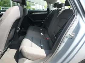 Audi A4 (2010) thumbnail 10