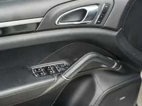 Porsche Cayenne (2012) thumbnail 14