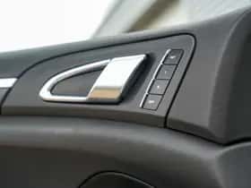 Porsche Cayenne (2012) thumbnail 25