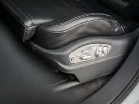Porsche Cayenne (2012) thumbnail 28