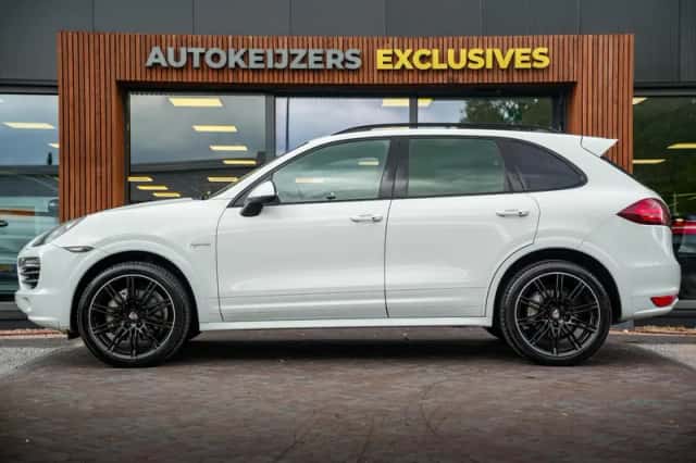 Porsche Cayenne (2012) thumbnail 5