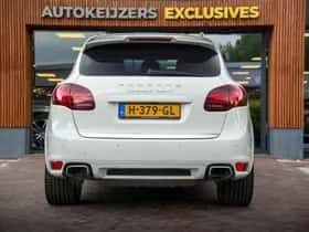 Porsche Cayenne (2012) thumbnail 9