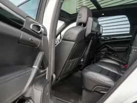 Porsche Cayenne (2012) thumbnail 10