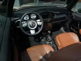 MINI Cabrio (2005) thumbnail 2