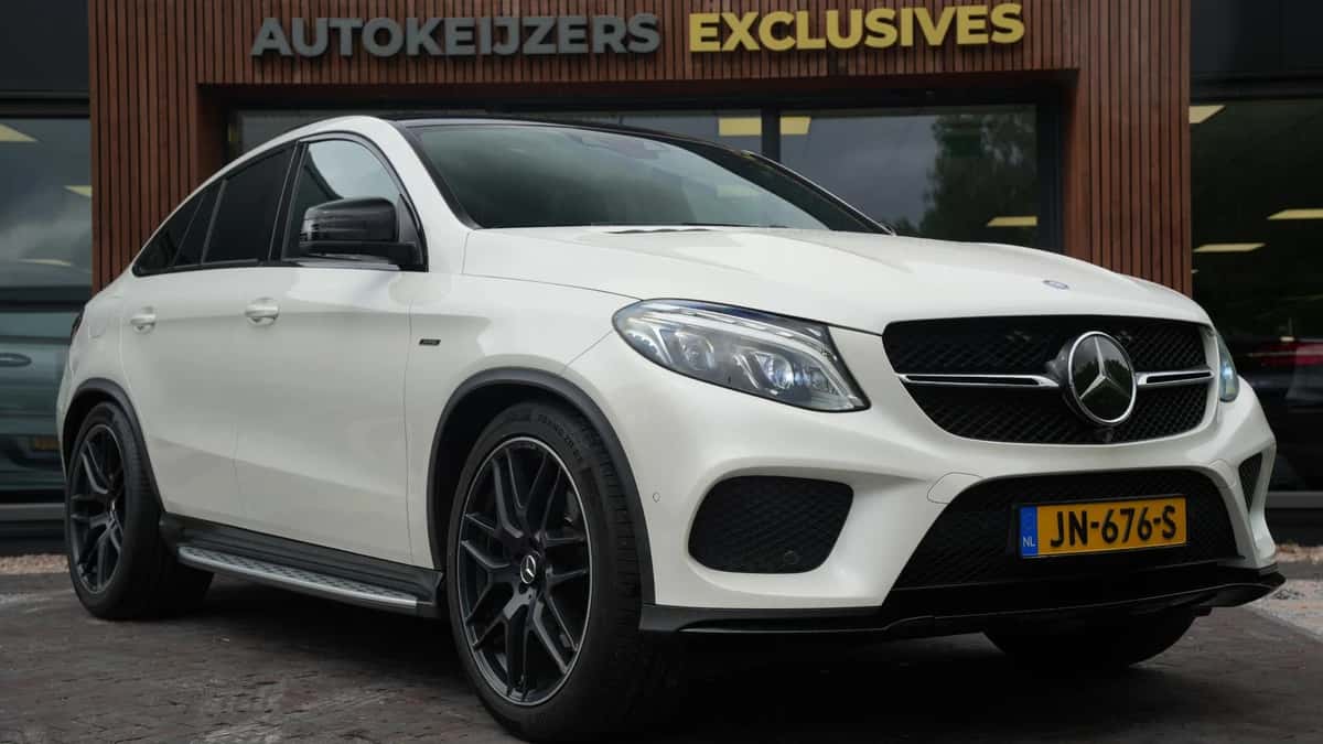 Mercedes-Benz GLE (2016) — foto 1
