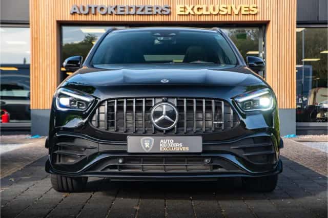 Mercedes-Benz GLA (2024) thumbnail 2