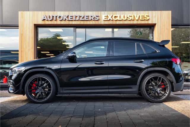 Mercedes-Benz GLA (2024) thumbnail 3
