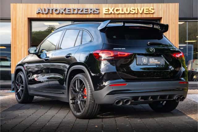 Mercedes-Benz GLA (2024) thumbnail 4