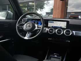 Mercedes-Benz EQB (2025) thumbnail 8